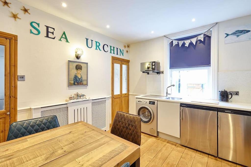 Sea Urchin Villa Whitby Exterior foto