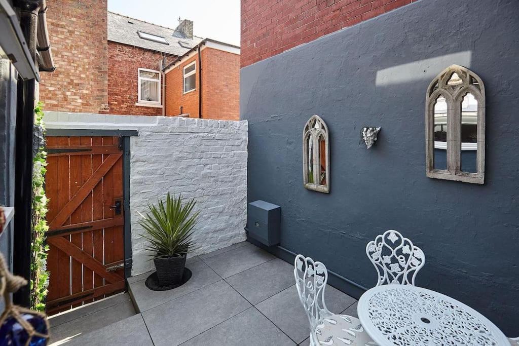 Sea Urchin Villa Whitby Exterior foto