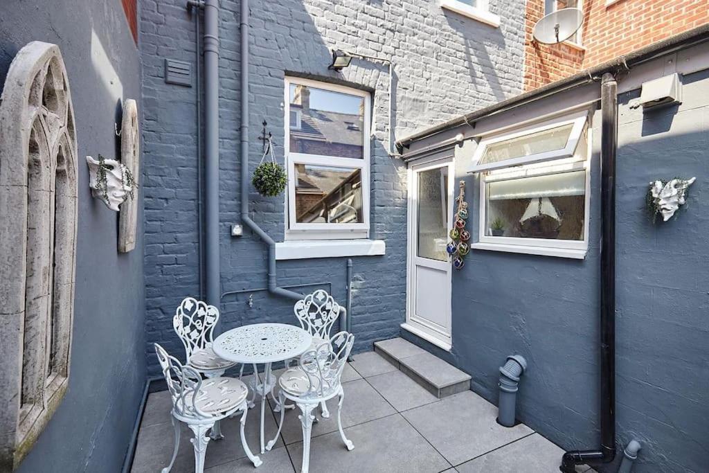 Sea Urchin Villa Whitby Exterior foto