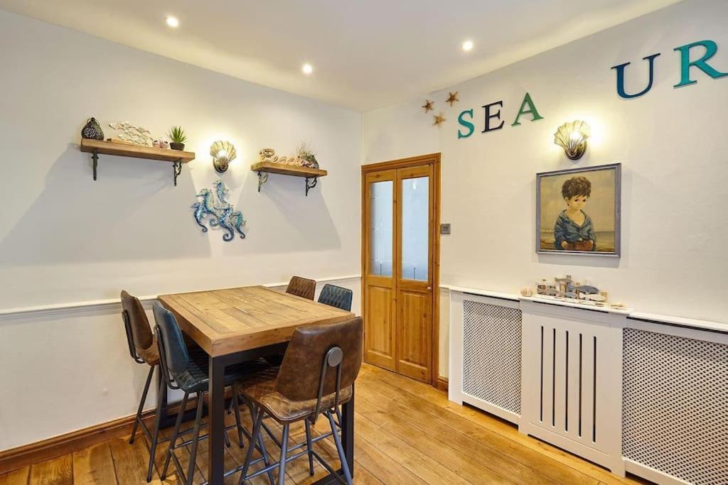 Sea Urchin Villa Whitby Exterior foto